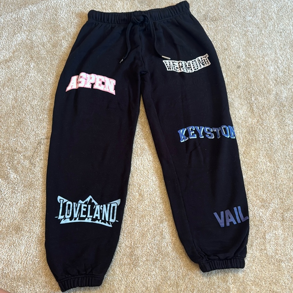 FBZ sweatpants
Smoke-free pet free home 
amazing condition!